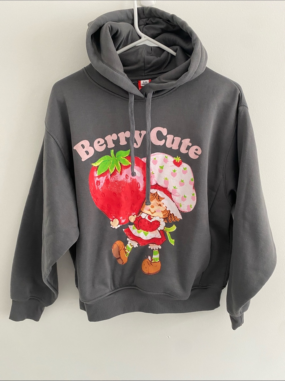 Strawberry Shortcake Berry Cute Graphic Gray Sweatshirt SMALL